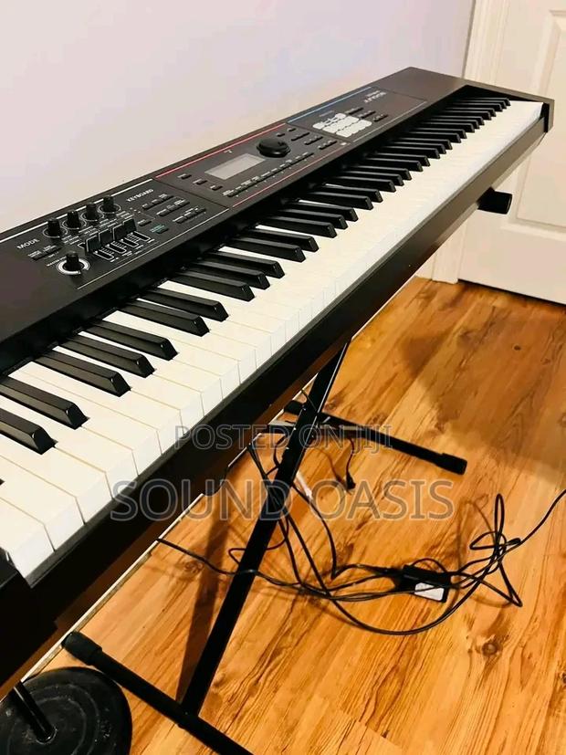 Roland Juno-Ds88 88-Key Weighted-Action Synthesizer · Photo 4