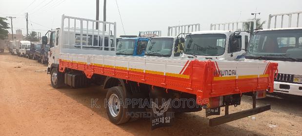 Hyundia 5ton Truck Full Air 8 Holes photo 4