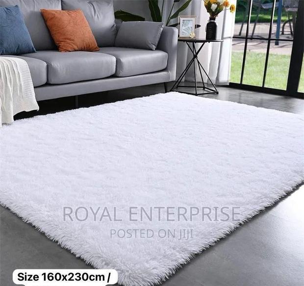 Fluffy Carpet Plain White Color ( 160/230cm ) · Photo 2