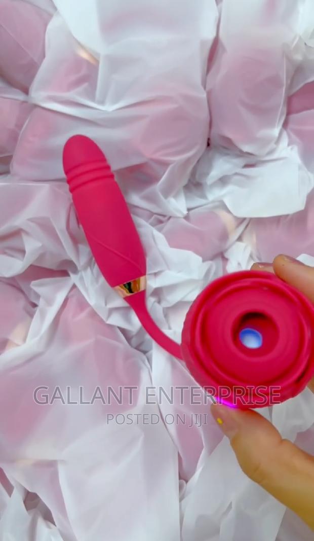 Rose Sucking Dildo Vibrator Sex Toy for Women · Photo 4