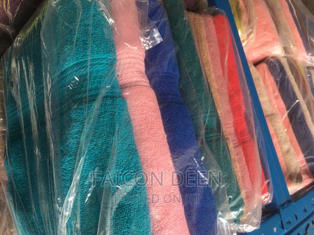 Large Bathe Size Cotton Towels · Photo 1