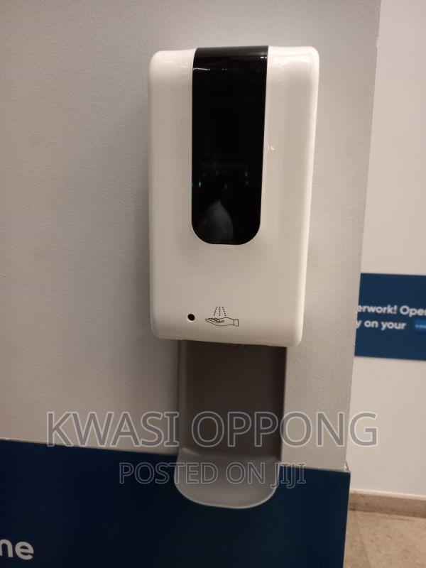 Automatic Tissue Dispensers