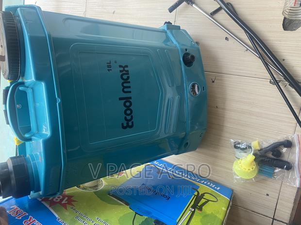 Chargeable and Manual Knapsack 18ltrs photo 2