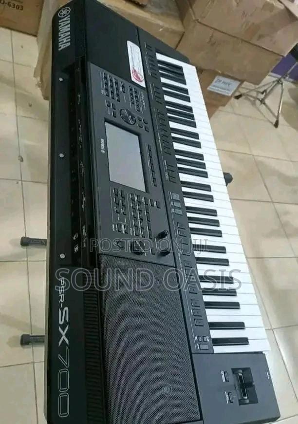 Yamaha Psrsx700 Synthesizer Arranger Workstation Keyboard · Photo 4