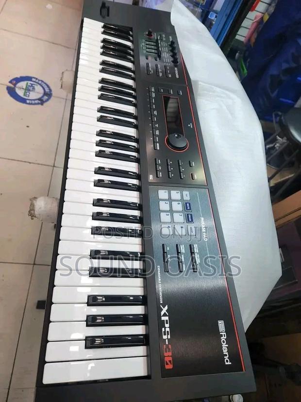 Roland XPS-30 Expandable Synthesizer Keyboard(Black) · Photo 4
