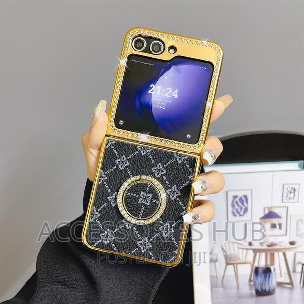 Luxury Cases for Samsung Z Flip 5 With Screen Protectors · Photo 4