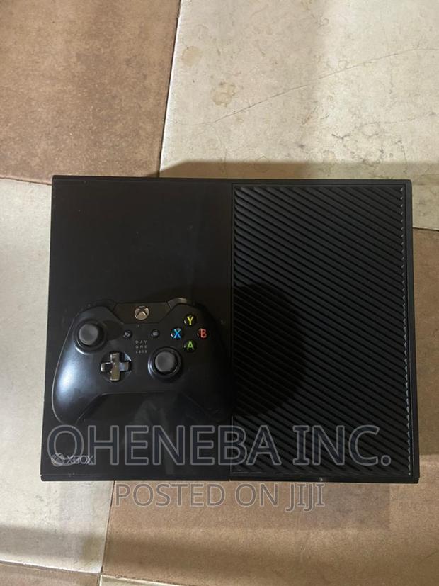 Xbox One With 11 Games Installed + 1 Controller photo 6