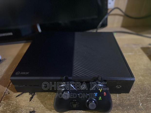 Xbox One With 11 Games Installed + 1 Controller photo 5
