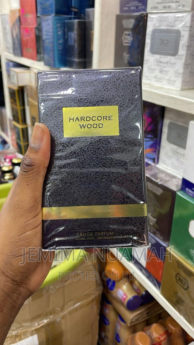 Hardcore Wood Perfume · Photo 2