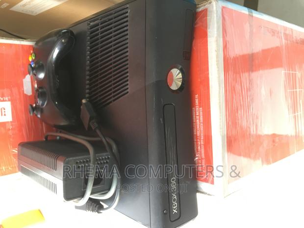 Xbox 360 Slim With 20 Crazy Games photo 9