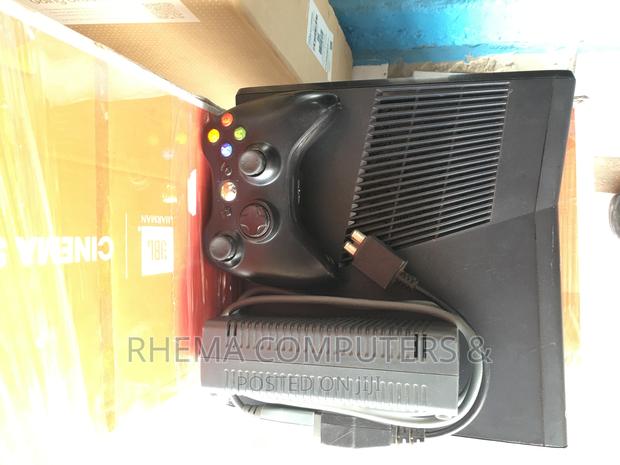Xbox 360 Slim With 20 Crazy Games photo 2