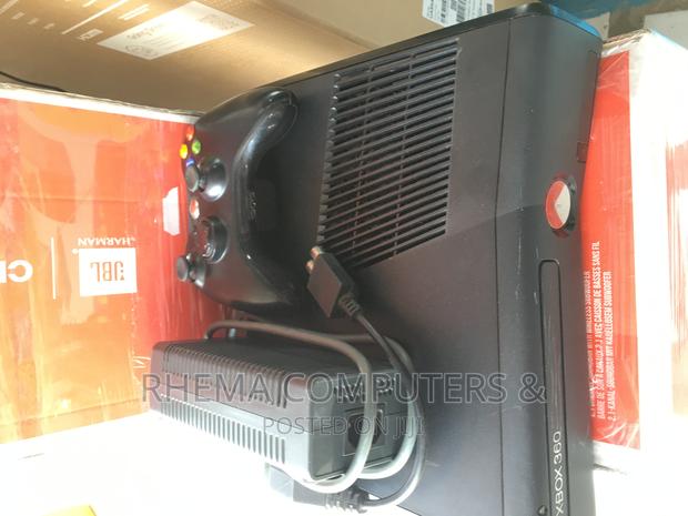Xbox 360 Slim With 20 Crazy Games photo 10