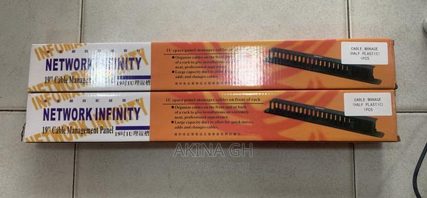 Network Infinity 1u 19" Cable Manager Panel · Photo 4