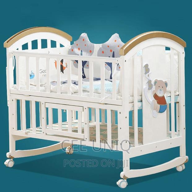 Kids Convertible Cot or Crib · Photo 4