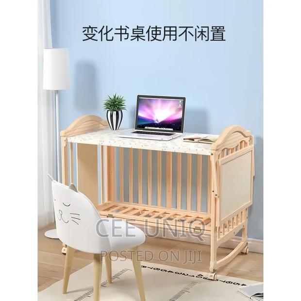 Convertible Wooden Baby Crib · Photo 2