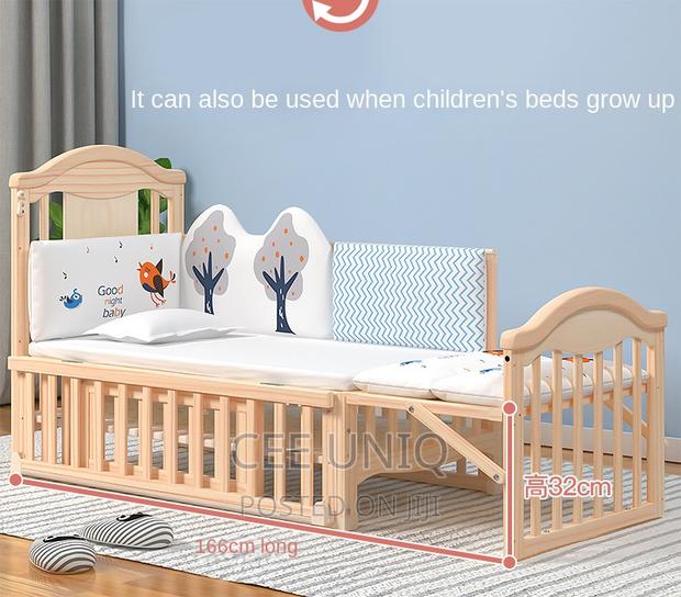 Convertible Wooden Baby Crib · Photo 3