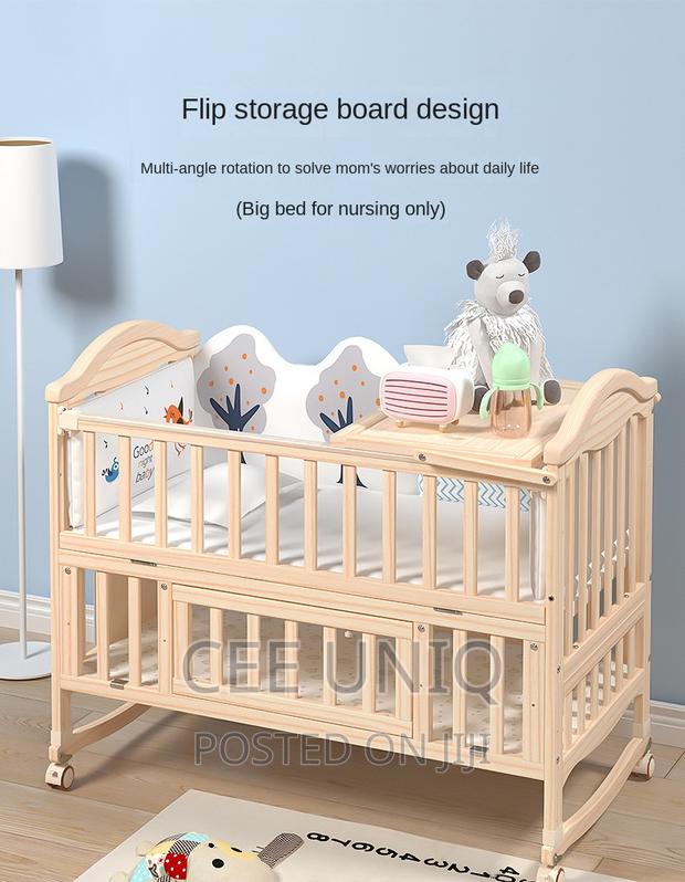 Convertible Wooden Baby Crib · Photo 4