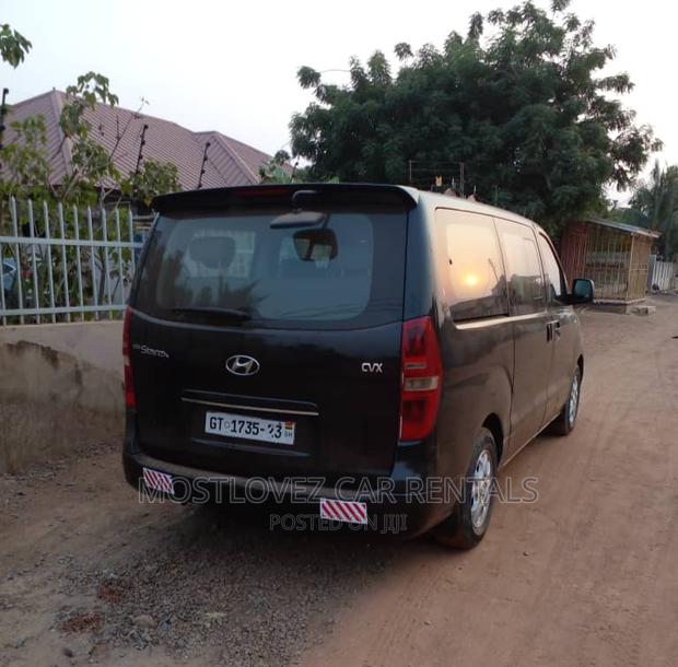 Car Rental in Ghana- Mini Black Vans for Rent- · Photo 4