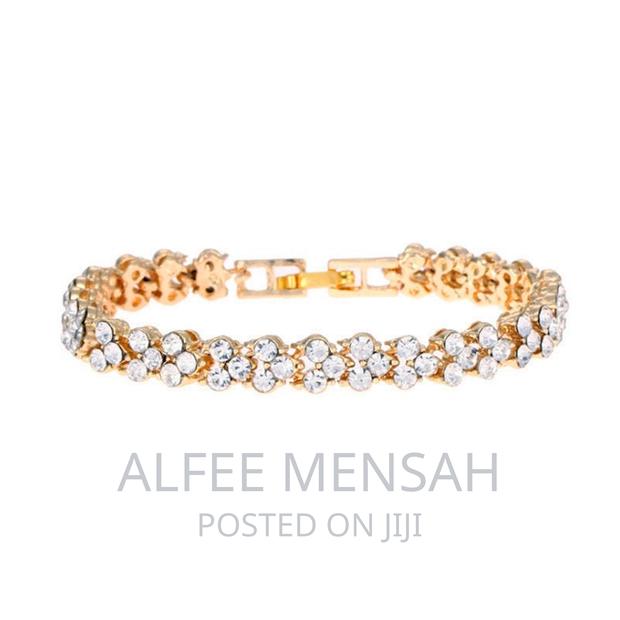 2 Piece Women Quartz Watch Rhinestone Bracelet Set