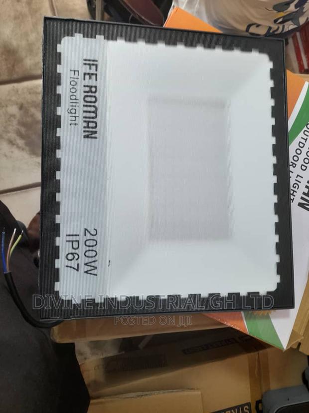 200watt Flood Light · Photo 3