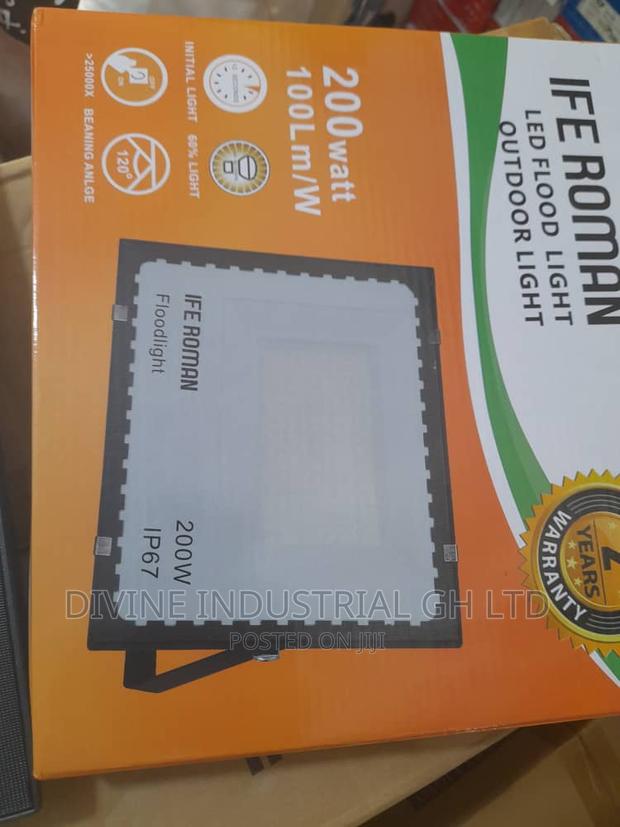 200watt Flood Light · Photo 4