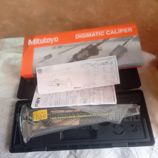 8" Mitutoyo Digital Caliper · Photo 2