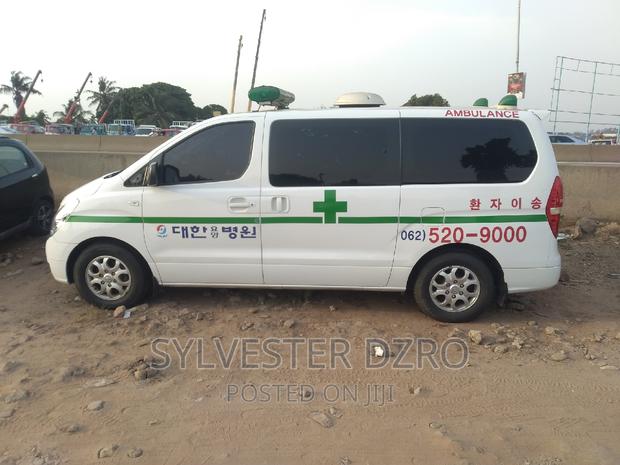 Hyundai Starex 2012 White