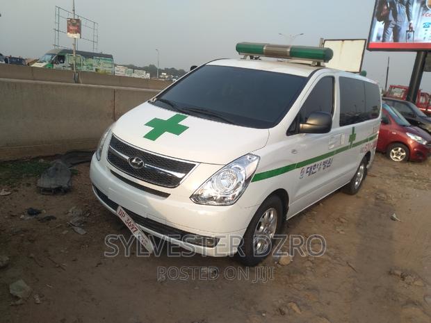Hyundai Starex 2012 White