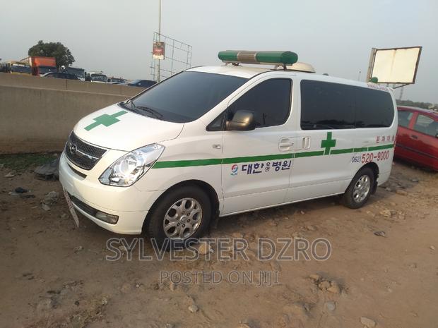 Hyundai Starex 2012 White