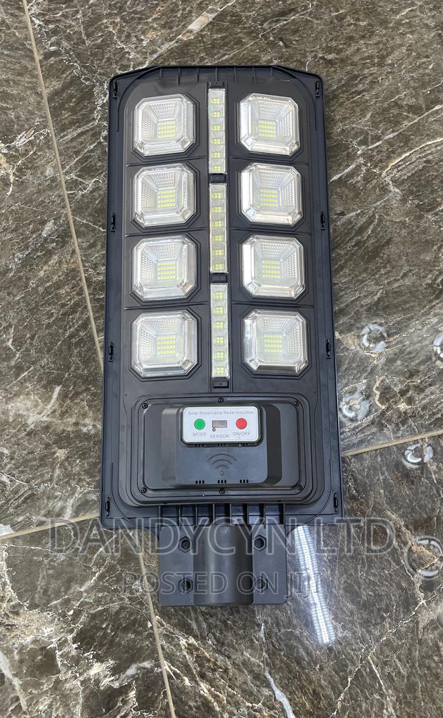 Solar Street Light 200 Watts · Photo 4