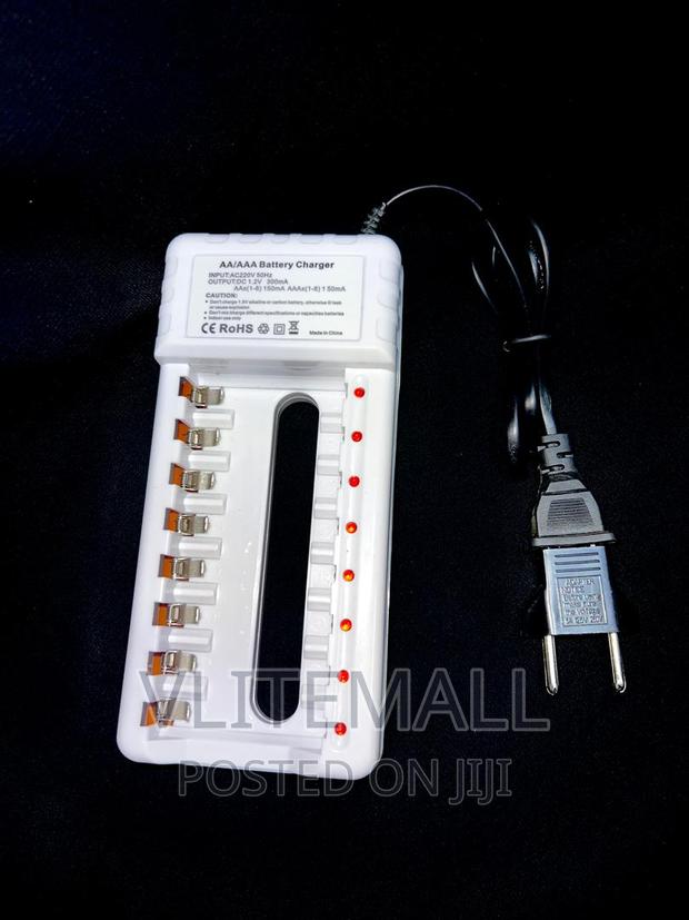 8slots Intelligent Charger for AA/AAA Batteries · Photo 4