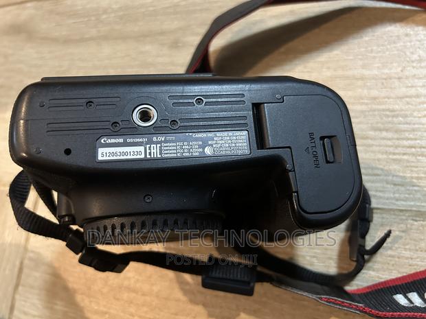 Canon 6d Mark Ii Body With Battery And Charger photo 8