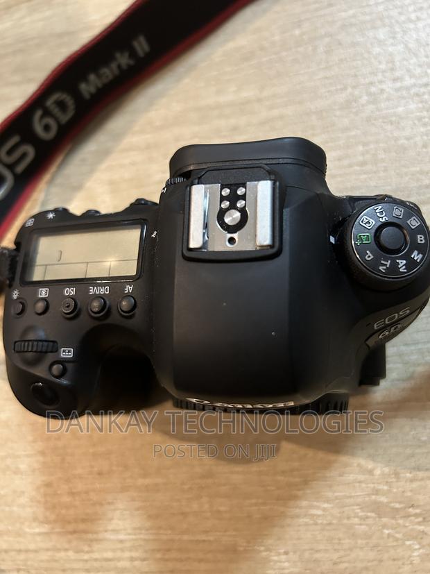 Canon 6d Mark Ii Body With Battery And Charger photo 3
