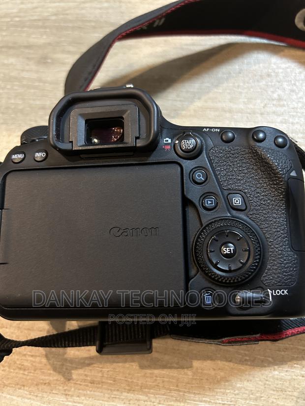 Canon 6d Mark Ii Body With Battery And Charger photo 2