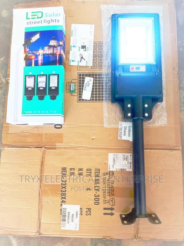 Solar Street Light-300w · Photo 3