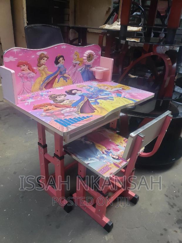 Kids Table And Chair · Photo 4