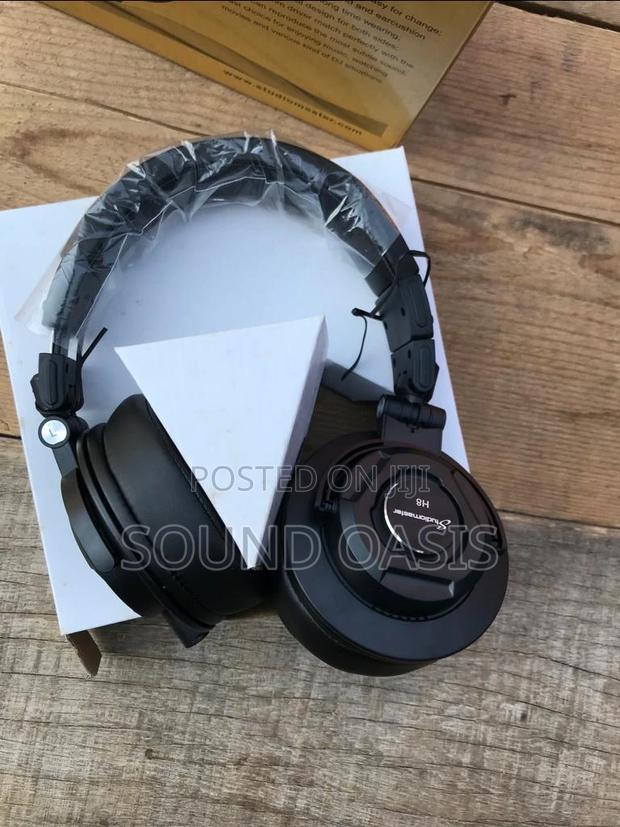 Studiomaster H8 Closed Headphone (UK Made) · Photo 4