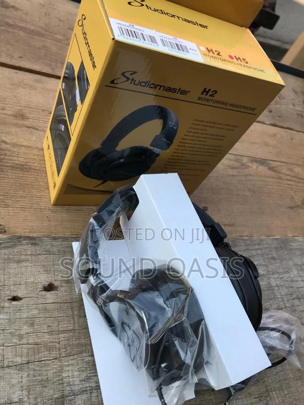 Studiomaster Since 1976 UK Made H2 Closed Headphone · Photo 3