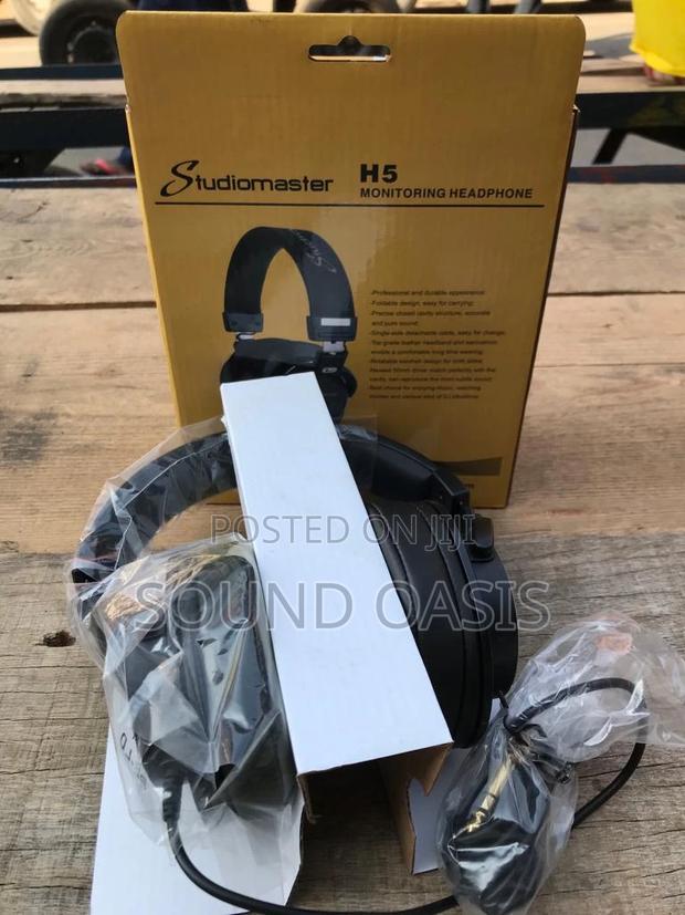 Studiomaster H5 Closed Headphone (UK Made) · Photo 3