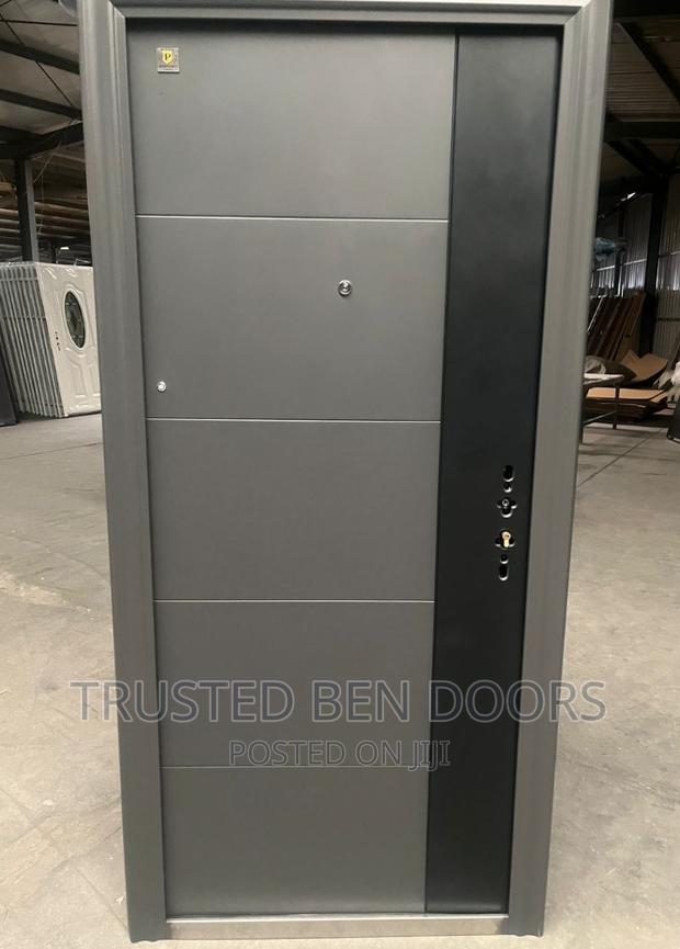 Classic Paladin Security Door For Interior+Exterior Use · Photo 2