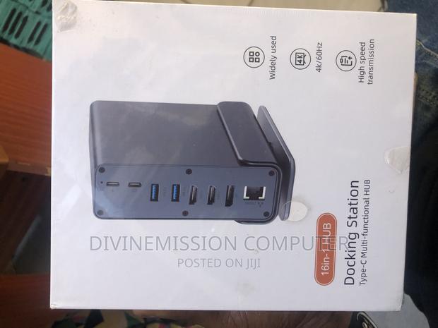 Docking Station. 16 in 1 Hub. Type C Multi- Functional Hub. · Photo 4