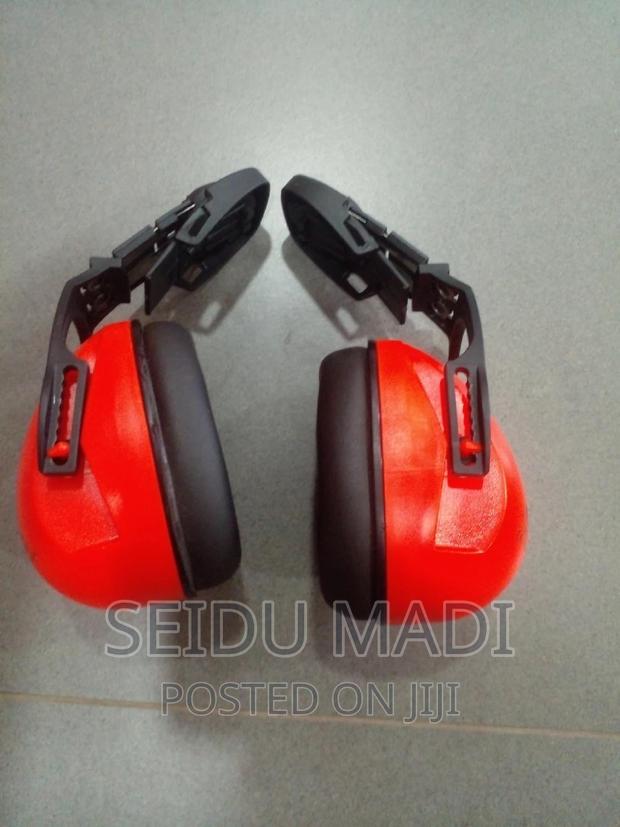 Irons Ear Muff · Photo 2