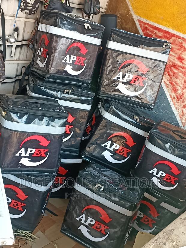 Get Your Customized Waterproof Delivery Bags · Photo 4