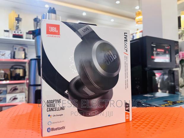 Glossy Black Sound Quality JBL Live 660 Headphones · Photo 2
