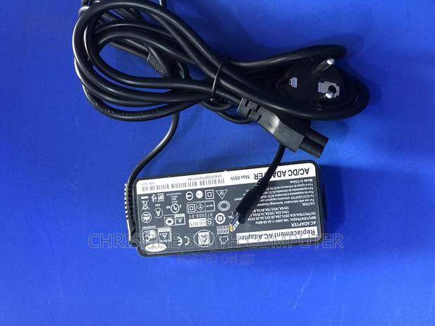 Universal Laptop Type C Charger 65w · Photo 4
