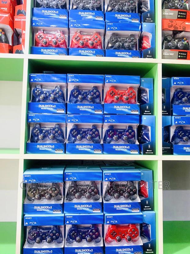 Dull Stock Wireless Controller or Ps3 Controller · Photo 4