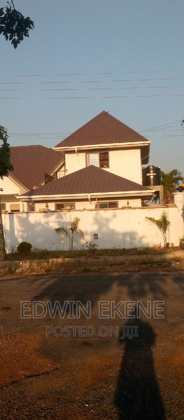 Rain Gutters Available · Photo 2