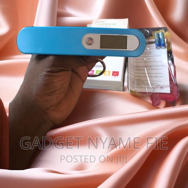 Hanging Portable Luggage Scale -50kg/110lb · Photo 2