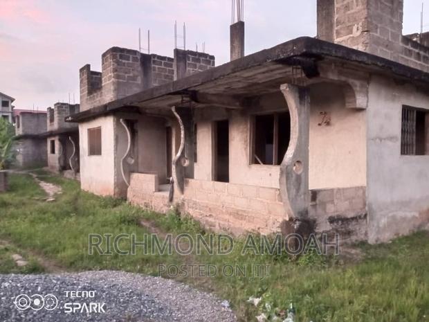 Plot With Uncompleted Building for Sale at Anaji · Photo 3