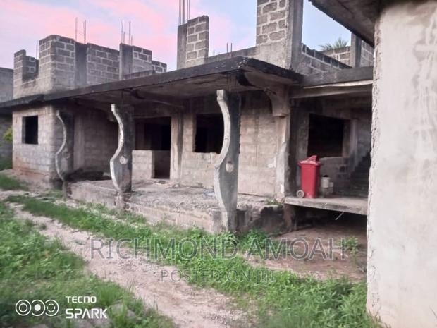 Plot With Uncompleted Building for Sale at Anaji · Photo 4